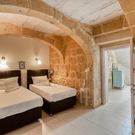 Ta'patee Pool In Gozo - Happy Il-Wilga