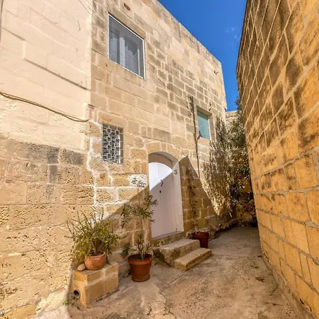 Holiday home Ta'patee Pool In Gozo - Happy Il-Wilga