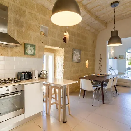 Holiday home Ta'patee Pool In Gozo - Happy Il-Wilga