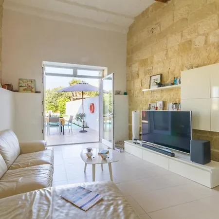Ta'patee Pool In Gozo - Happy Holiday home Il-Wilga