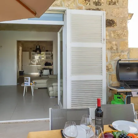 Holiday home Ta'patee Pool In Gozo - Happy