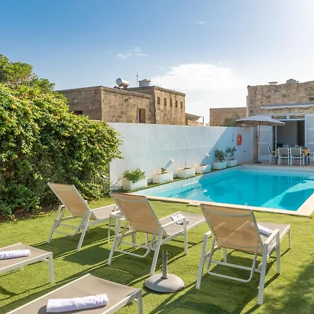 Ta'patee Pool In Gozo - Happy * Il-Wilga